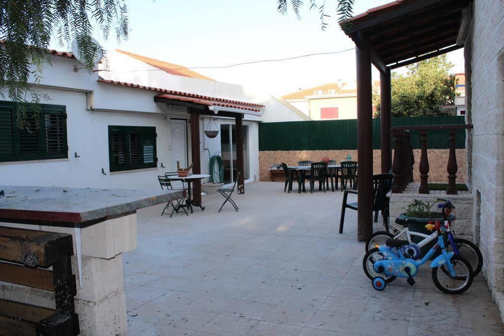 Hostel Casa Lucas Charneca  Extérieur photo